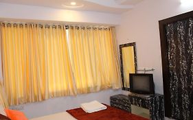 Hotel Kumkum Ahmedabad 3*